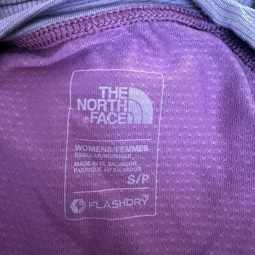North Face Purple FlashDry V-Neck Shirt Size S - Picture 3 of 3